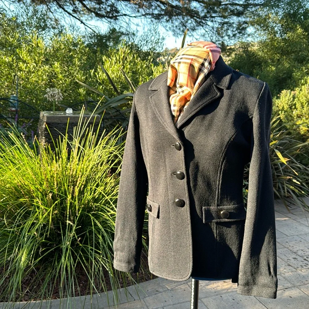 St. John Black Blazer - Picture 2 of 12